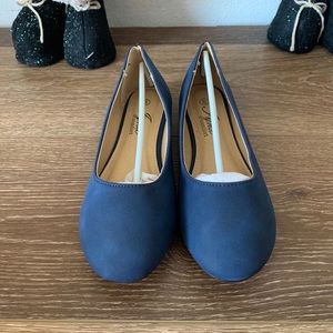 NEW NAVY BLUE WOMAN FLATS